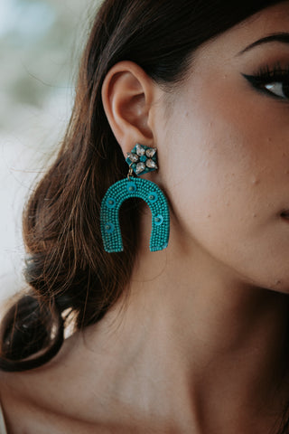 Buggy Beaded Horse Shoe Earring in Turquoise